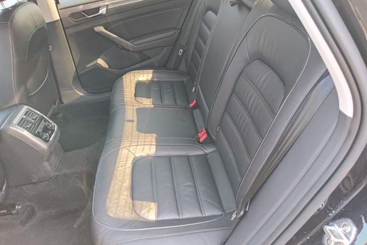 Used Volkswagen Passat 2017 330TSI DSG Luxury Edition Left Rear Seat