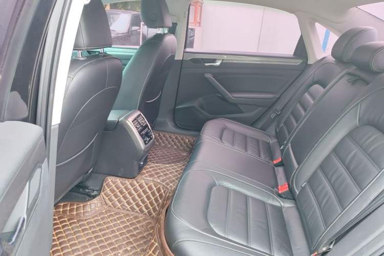 Used Volkswagen Passat 2017 330TSI DSG Luxury Edition Left Rear Seat