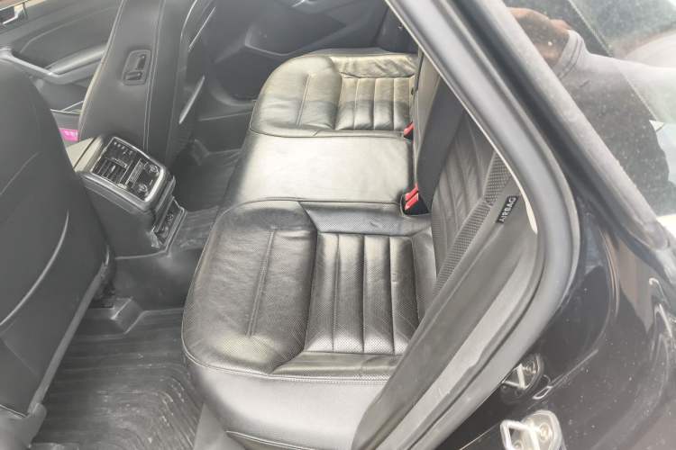 Used Volkswagen Passat 2017 330TSI DSG Luxury Edition Left Rear Seat