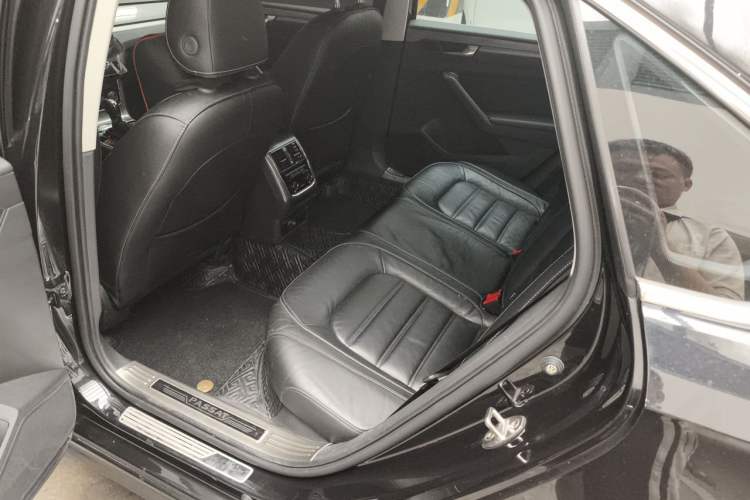 Used Volkswagen Passat 2017 330TSI DSG Luxury Edition Left Rear Seat