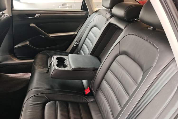 Used Volkswagen Passat 2017 280TSI DSG Luxury Edition Left Rear Seat