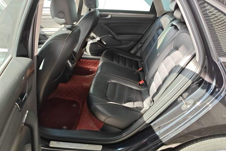 Used Volkswagen Passat 2017 330TSI DSG Luxury Edition Left Rear Seat