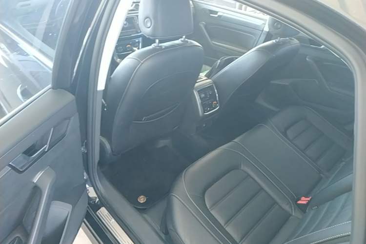 Used Volkswagen Passat 2017 330TSI DSG Luxury Edition Left Rear Seat