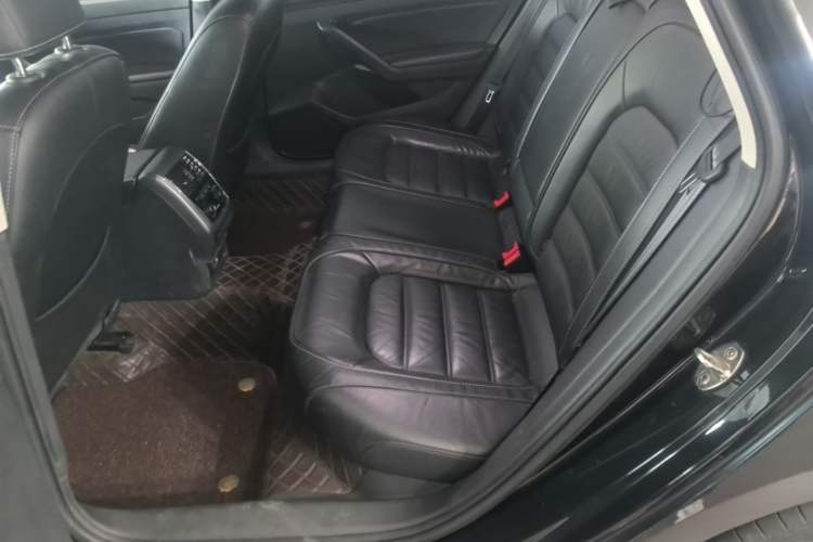 Used Volkswagen Passat 2017 330TSI DSG Luxury Edition Left Rear Seat