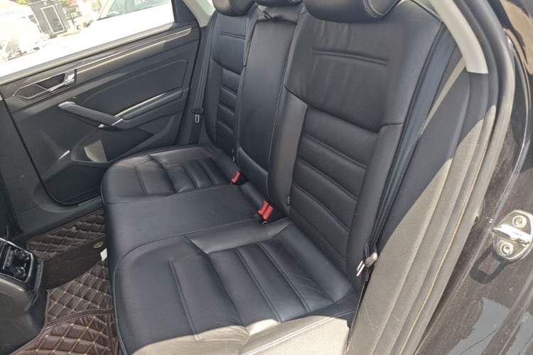 Used Volkswagen Passat 2017 330TSI DSG Prestige Edition Left Rear Seat