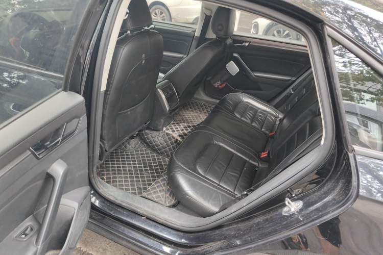 Used Volkswagen Passat 2017 280TSI DSG Luxury Edition Left Rear Seat