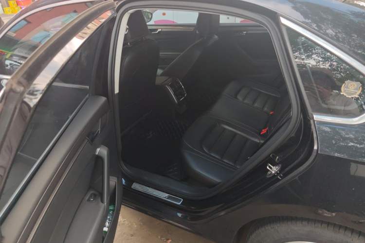 Used Volkswagen Passat 2017 330TSI DSG Luxury Edition Left Rear Seat