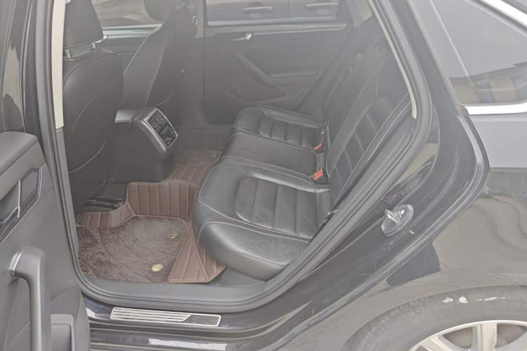 Used Volkswagen Passat 2017 330TSI DSG Luxury Edition Left Rear Seat