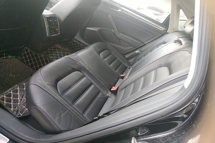 Used Volkswagen Passat 2017 330TSI DSG Luxury Edition Left Rear Seat
