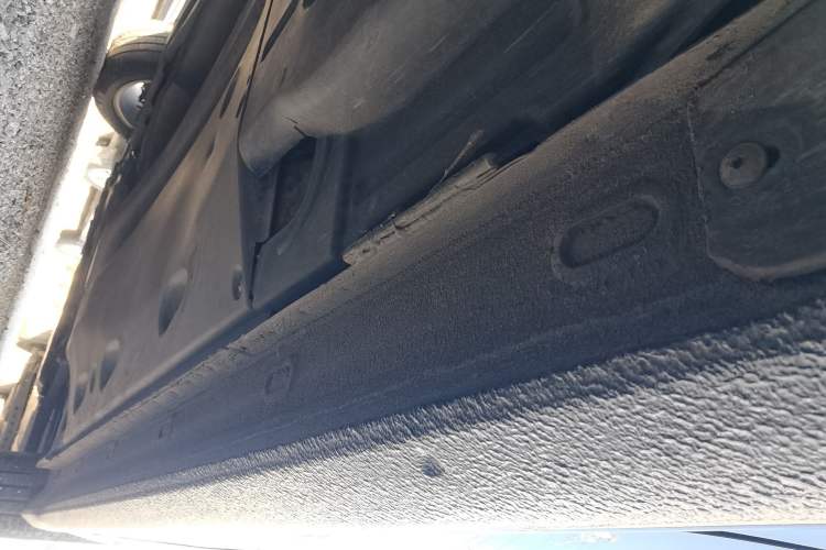Used Volkswagen Passat 2017 330TSI DSG Luxury Edition Left Side Sill