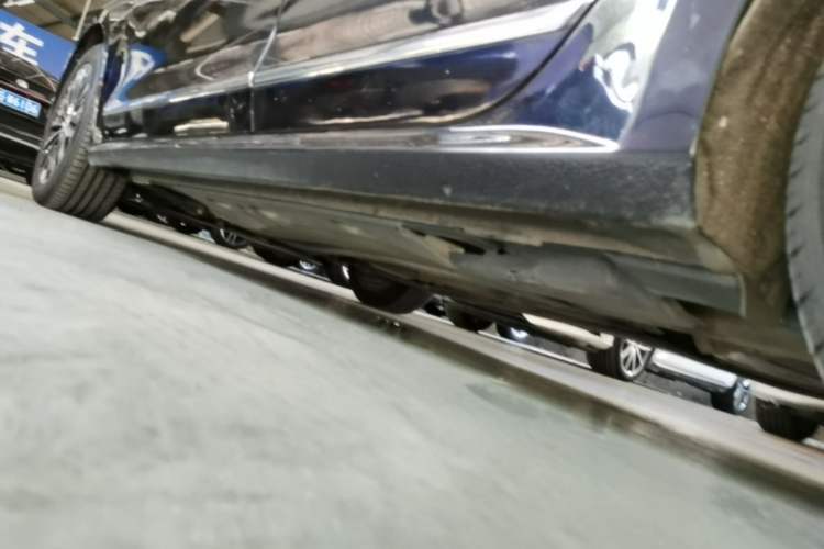 Used Volkswagen Passat 2017 330TSI DSG Luxury Edition Left Side Sill