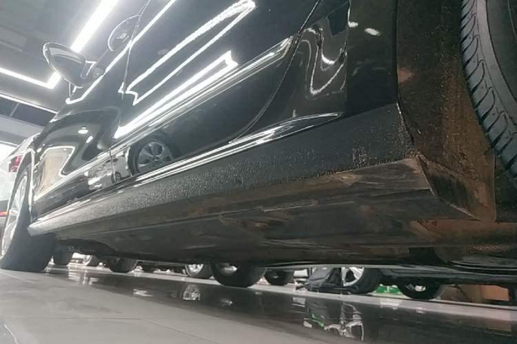 Used Volkswagen Passat 2017 330TSI DSG Luxury Edition Left Side Sill