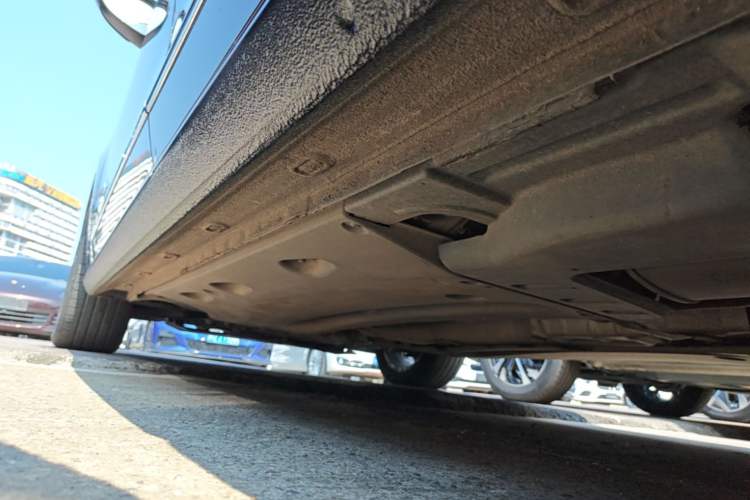 Used Volkswagen Passat 2017 330TSI DSG Luxury Edition Left Side Sill