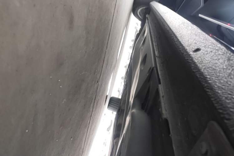 Used Volkswagen Passat 2017 330TSI DSG Luxury Edition Left Side Sill