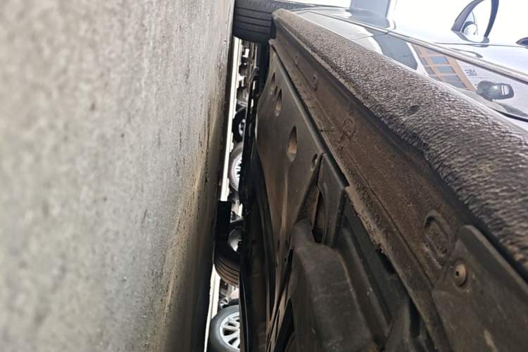 Used Volkswagen Passat 2017 330TSI DSG Luxury Edition Left Side Sill