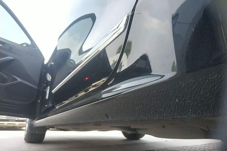 Used Volkswagen Passat 2017 330TSI DSG Luxury Edition Left Side Sill