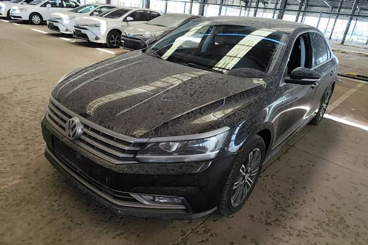 Used Volkswagen Passat 2017 330TSI DSG Prestige Edition Guazi used car, China used car export, Used car for sale, Used  cars, Cheapest cars for sale