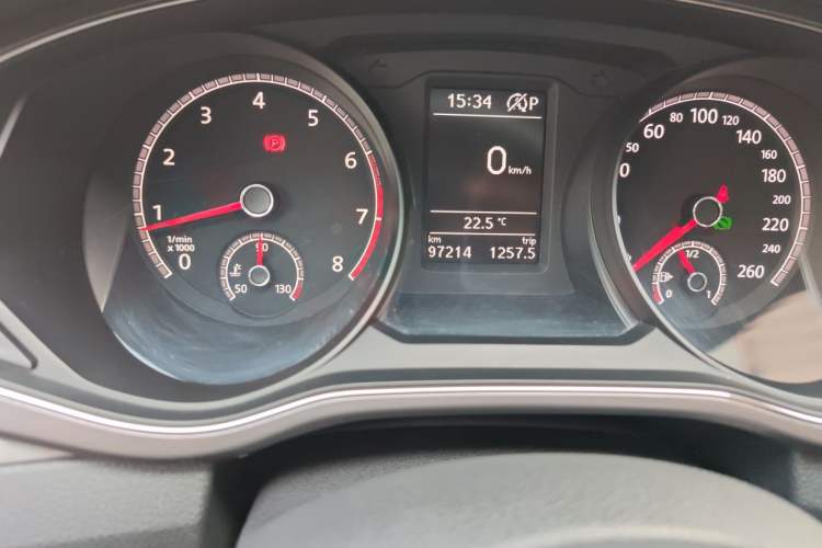 Used Volkswagen Passat 2017 330TSI DSG Luxury Edition Odometer Close Up
