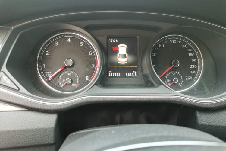 Used Volkswagen Passat 2017 330TSI DSG Prestige Edition Odometer Close Up