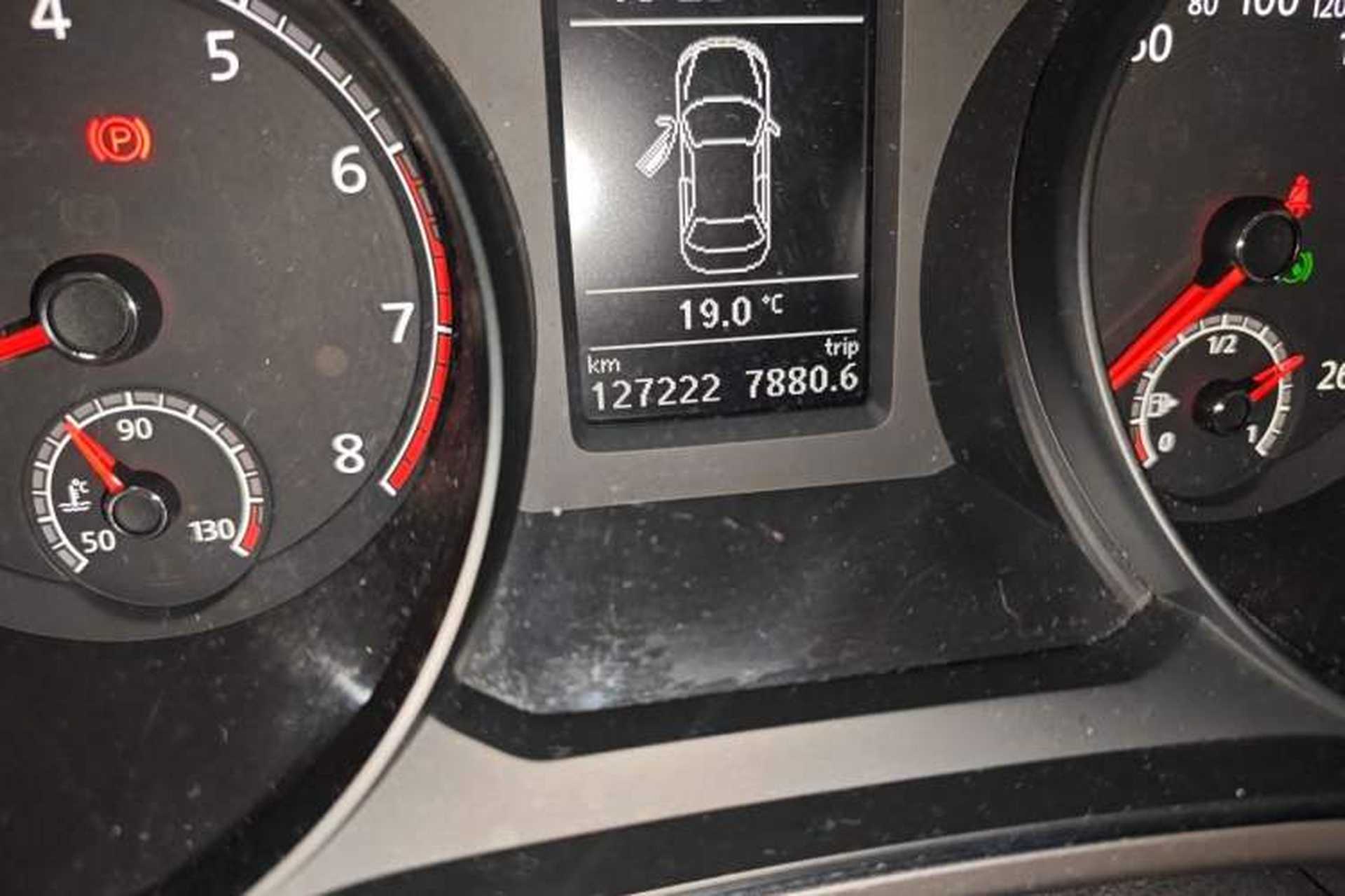 Used Volkswagen Passat 2017 330TSI DSG Luxury Edition Odometer Close Up