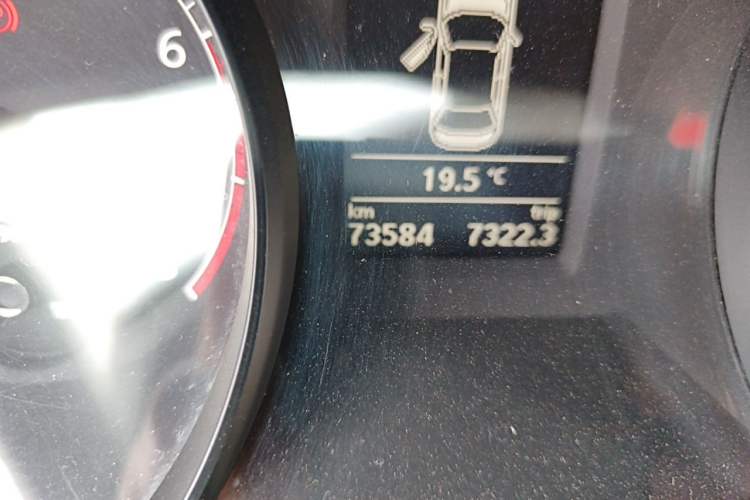 Used Volkswagen Passat 2017 330TSI DSG Luxury Edition Odometer Close Up