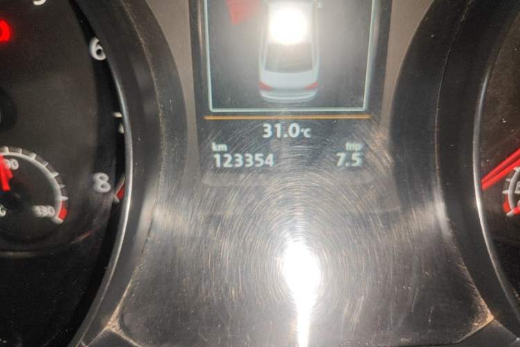 Used Volkswagen Passat 2017 330TSI DSG Prestige Edition Odometer Close Up
