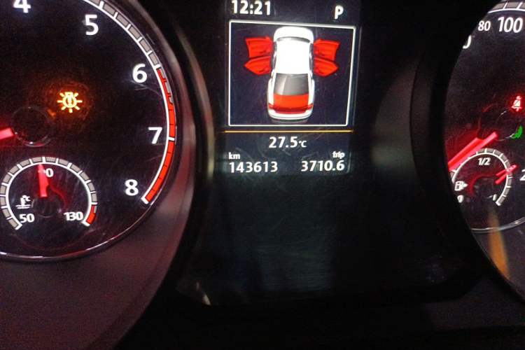 Used Volkswagen Passat 2017 330TSI DSG Prestige Edition Odometer Close Up