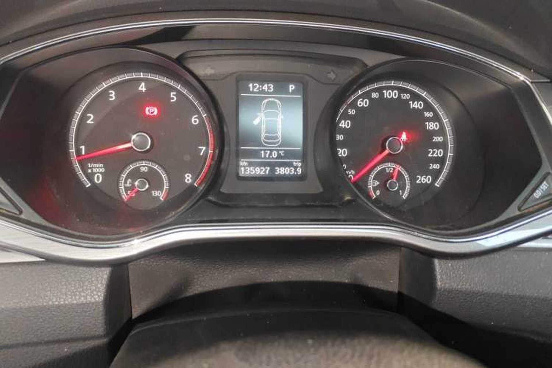 Used Volkswagen Passat 2017 330TSI DSG Luxury Edition Odometer Close Up