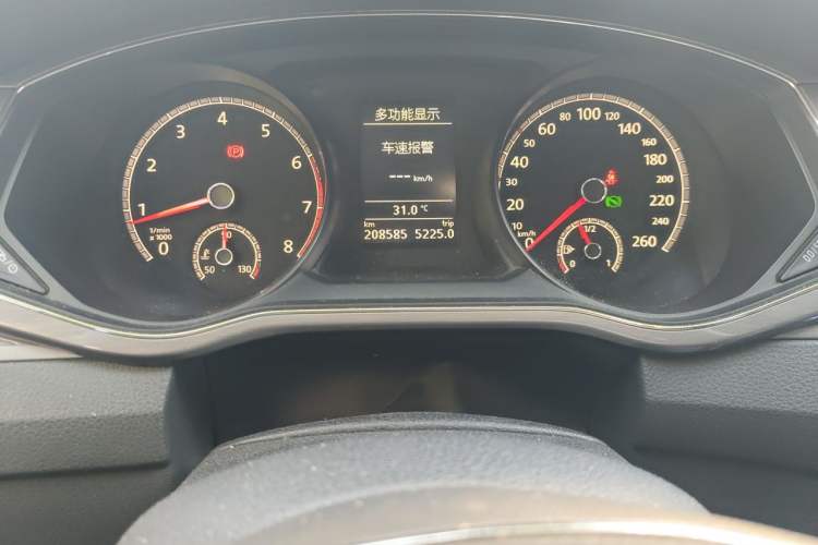 Used Volkswagen Passat 2017 280TSI DSG Luxury Edition Odometer Close Up