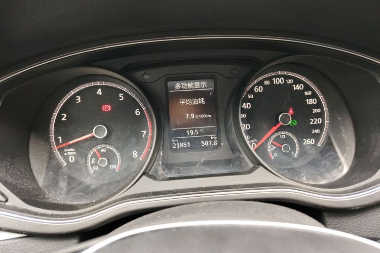 Used Volkswagen Passat 2017 330TSI DSG Luxury Edition Odometer Close Up