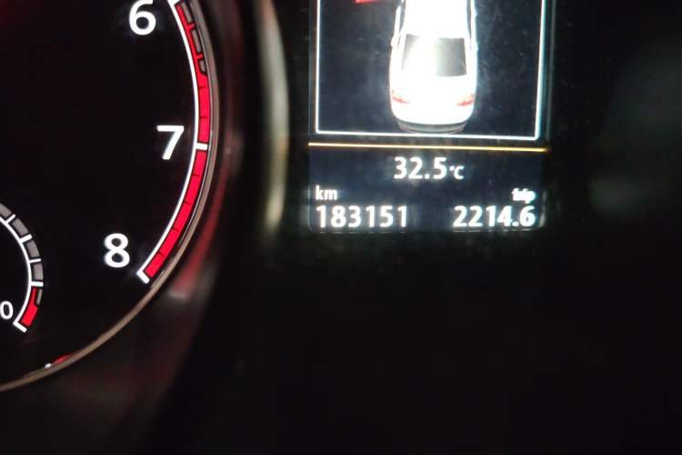 Used Volkswagen Passat 2017 330TSI DSG Prestige Edition Odometer Close Up