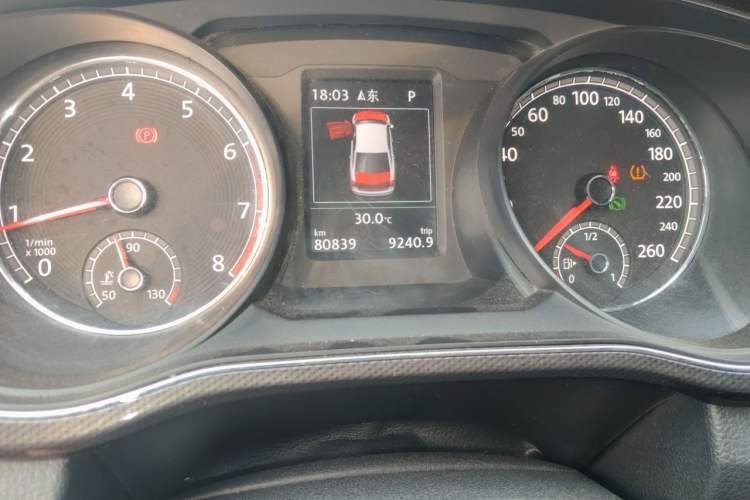 Used Volkswagen Passat 2017 330TSI DSG Prestige Edition Odometer Close Up