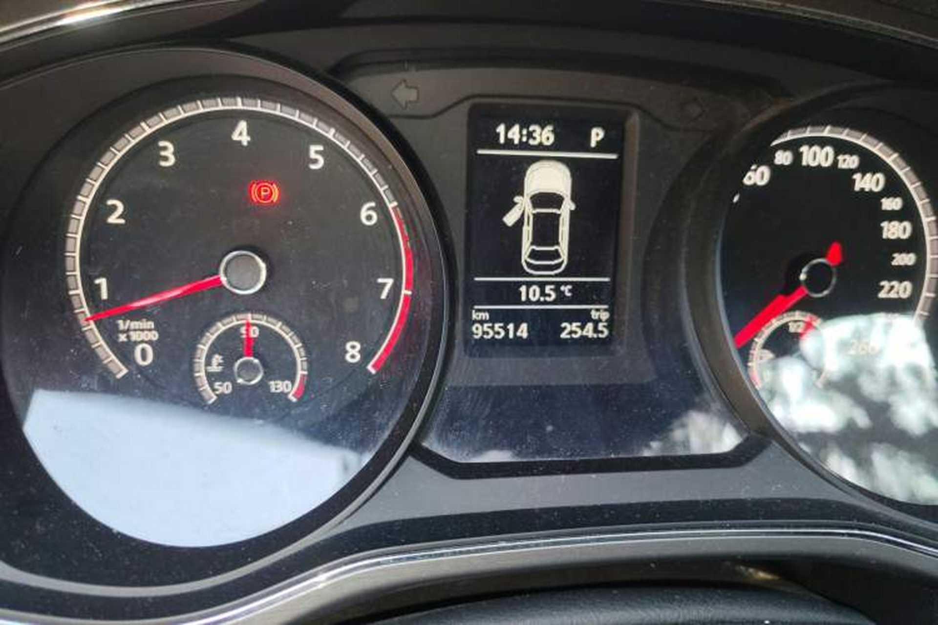 Used Volkswagen Passat 2017 330TSI DSG Luxury Edition Odometer Close Up