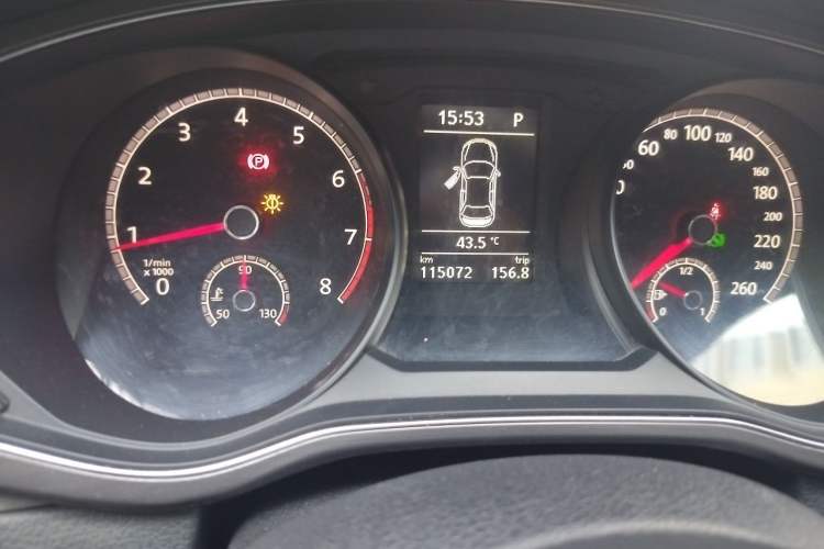 Used Volkswagen Passat 2017 280TSI DSG Luxury Edition Odometer Close Up