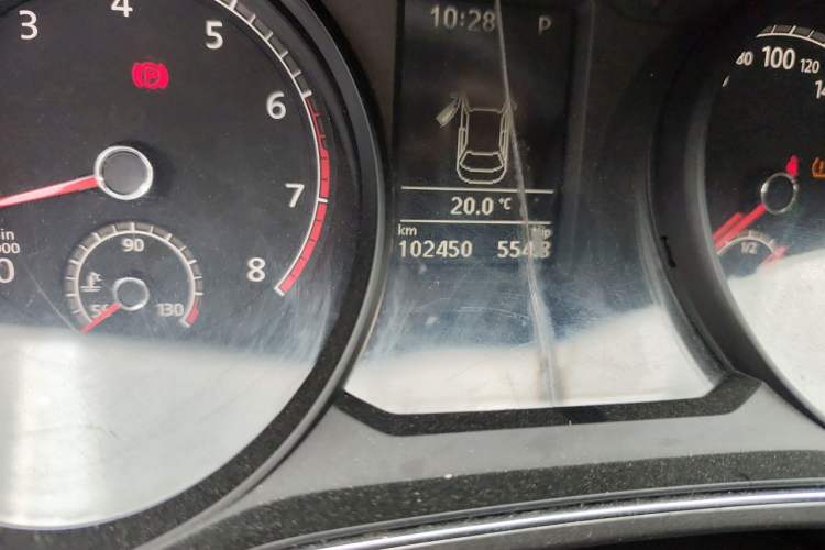 Used Volkswagen Passat 2017 330TSI DSG Luxury Edition Odometer Close Up