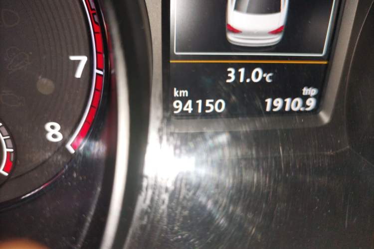 Used Volkswagen Passat 2017 330TSI DSG Prestige Edition Odometer Close Up
