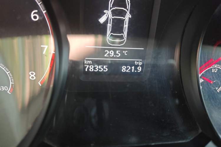 Used Volkswagen Passat 2017 280TSI DSG Luxury Edition Odometer Close Up