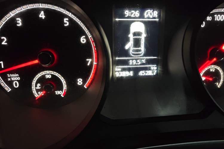 Used Volkswagen Passat 2017 280TSI DSG Luxury Edition Odometer Close Up