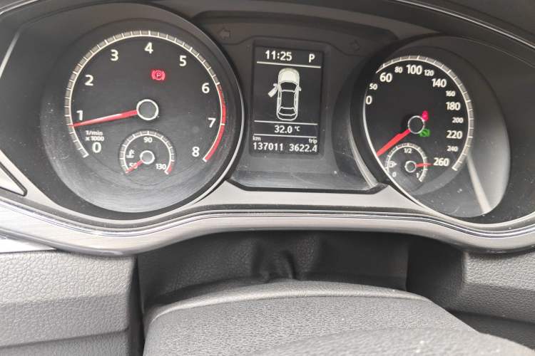 Used Volkswagen Passat 2017 280TSI DSG Luxury Edition Odometer Close Up
