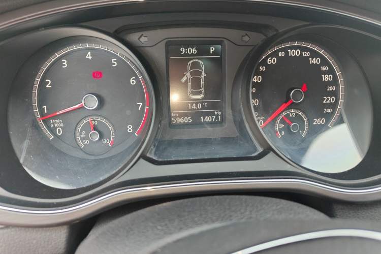 Used Volkswagen Passat 2017 330TSI DSG Luxury Edition Odometer Close Up
