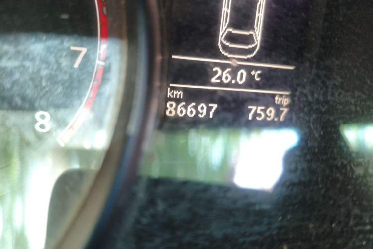 Used Volkswagen Passat 2017 330TSI DSG Luxury Edition Odometer Close Up