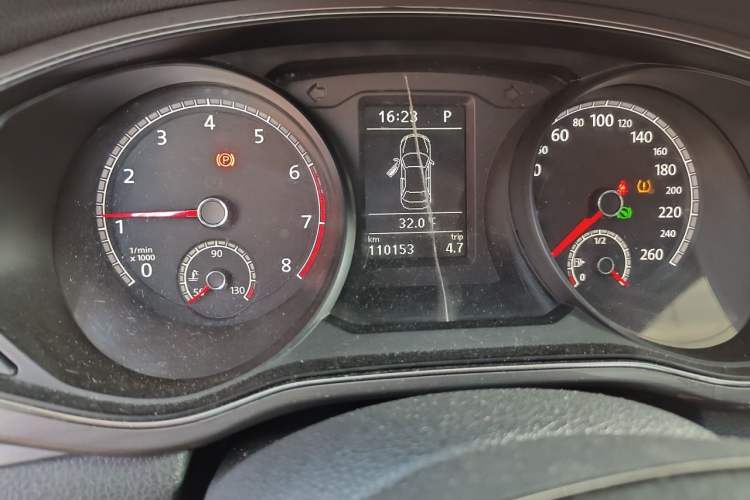 Used Volkswagen Passat 2017 330TSI DSG Luxury Edition Odometer Close Up