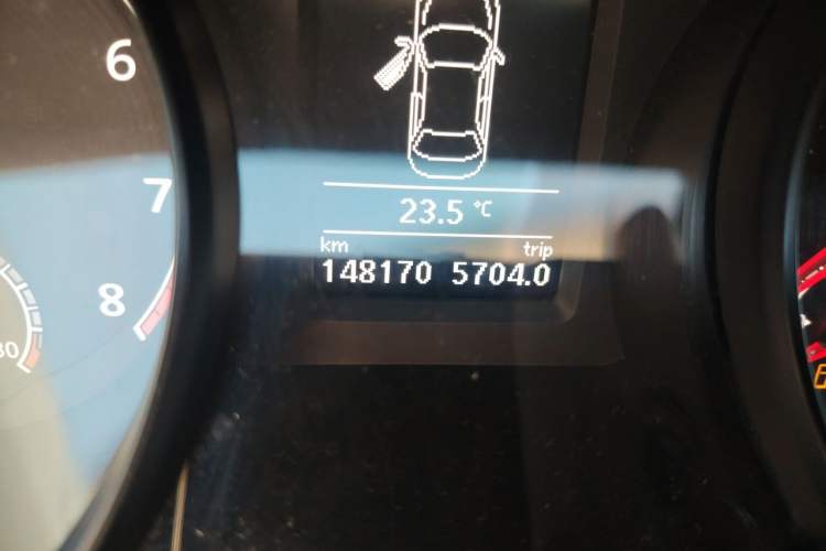 Used Volkswagen Passat 2017 330TSI DSG Luxury Edition Odometer Close Up