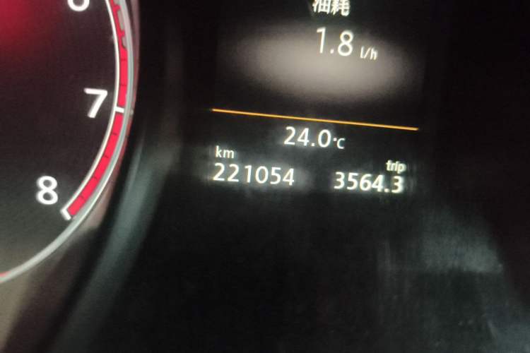 Used Volkswagen Passat 2017 330TSI DSG Luxury Edition Odometer Close Up