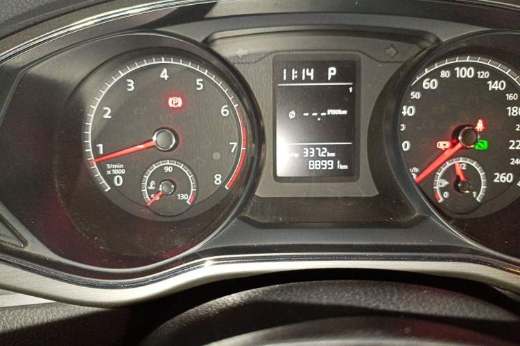 Used Volkswagen Passat 2017 280TSI DSG Luxury Edition Odometer Close Up