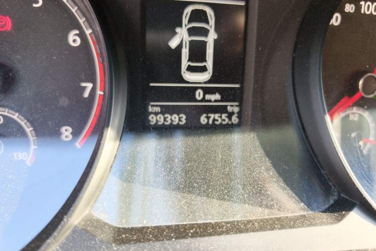 Used Volkswagen Passat 2017 330TSI DSG Luxury Edition Odometer Close Up