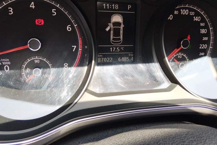 Used Volkswagen Passat 2017 330TSI DSG Luxury Edition Odometer Close Up