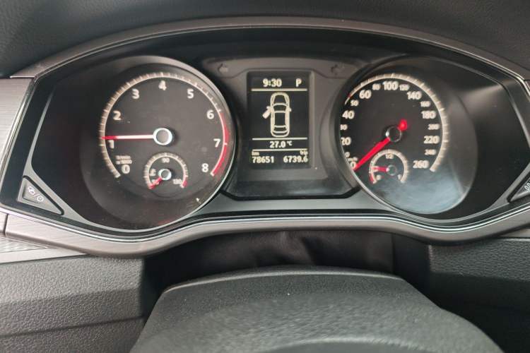 Used Volkswagen Passat 2017 330TSI DSG Luxury Edition Odometer Close Up