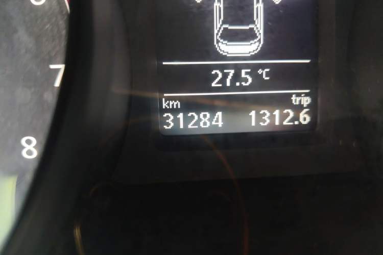 Used Volkswagen Passat 2017 330TSI DSG Luxury Edition Odometer Close Up