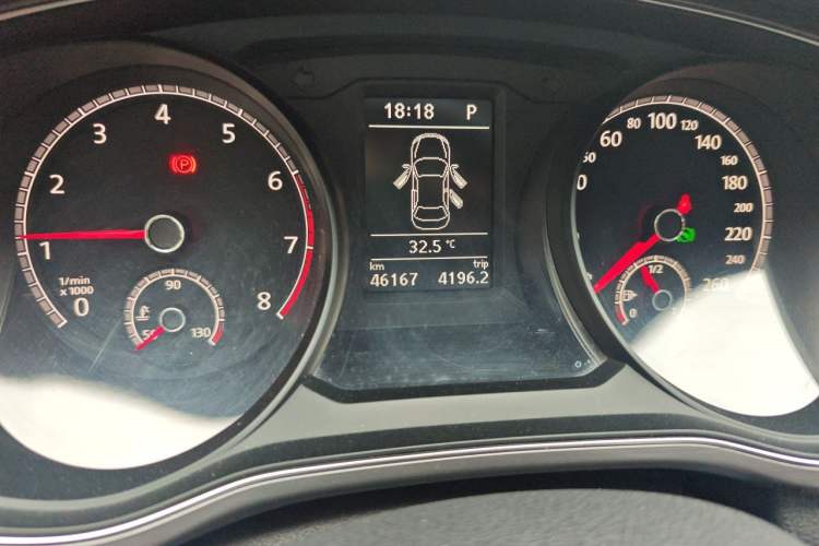 Used Volkswagen Passat 2017 330TSI DSG Luxury Edition Odometer Close Up